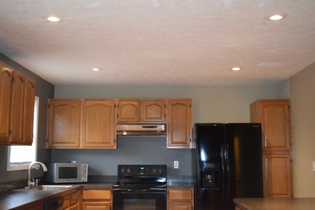 Building Photo - Beautiful 3 Bedroom, 2 Bathroom Home On Mi...