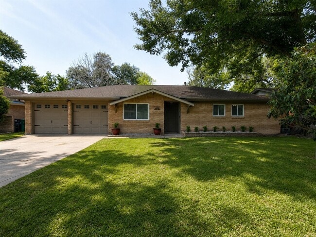 Building Photo - 5846 Ettrick Dr