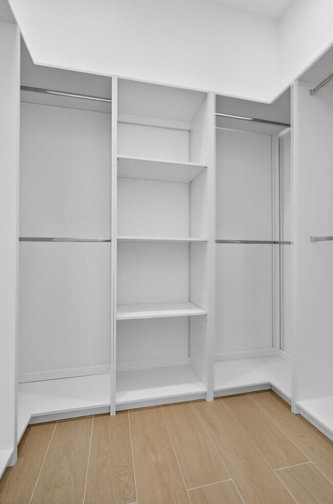 Building Photo - 8873 Via Brilliante