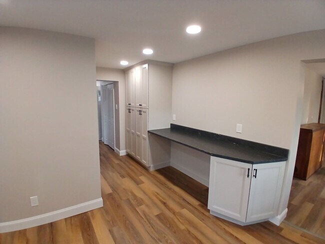 Building Photo - SPACIOUS RENOVATED FARMHOUSE AVAIL. FOR RENT!