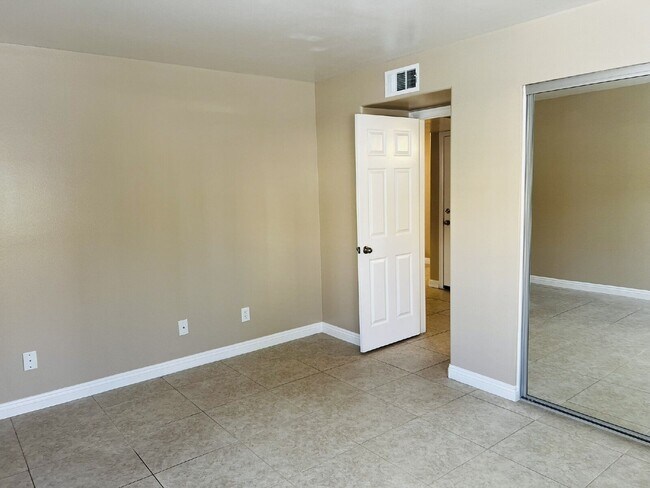 Building Photo - 6991 Ballena Way