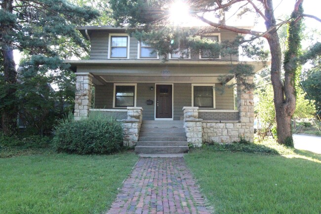 Primary Photo - 1/2 Month FREE On This Beautiful 3 Bedroom...