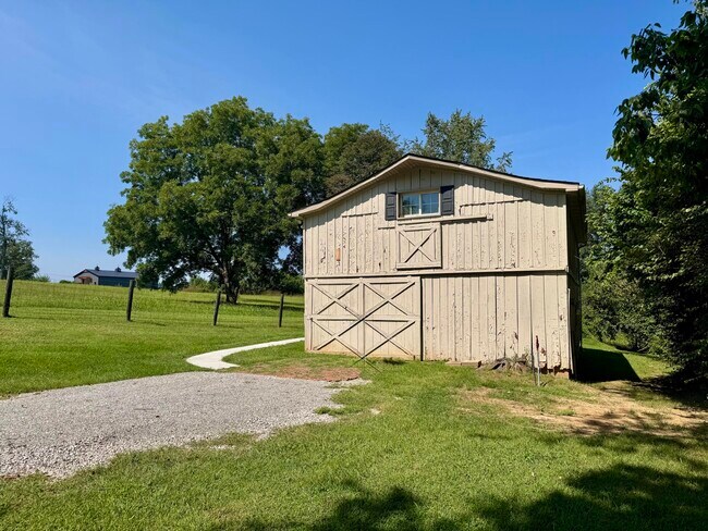 Building Photo - 1065 Mackey Pike