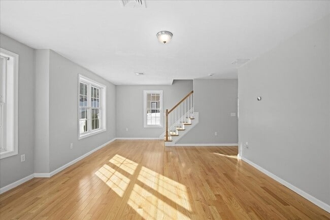 Building Photo - 16 Third St