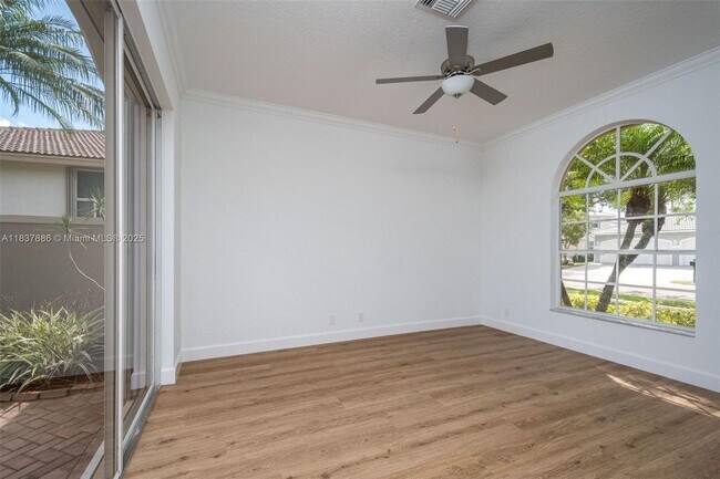 Building Photo - 2664 Edgewater Dr