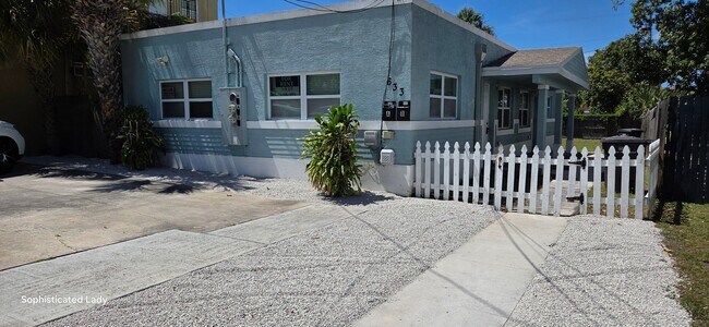 Building Photo - 633 11th St