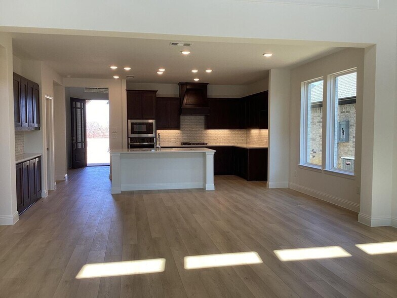 Building Photo - 1720 Sangallo Ln