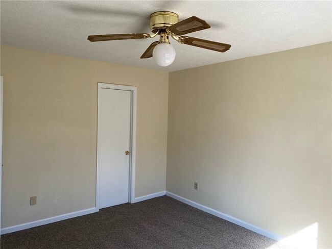 Building Photo - 244 Christy Ln