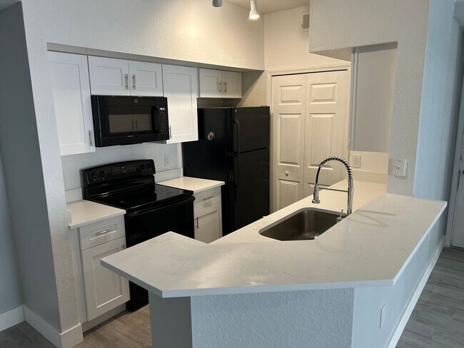 Building Photo - 2 Bed 2 Bath Condo In Plantation Park Near...