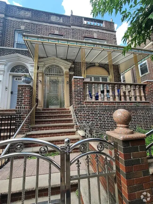 Building Photo - 891 Montgomery St