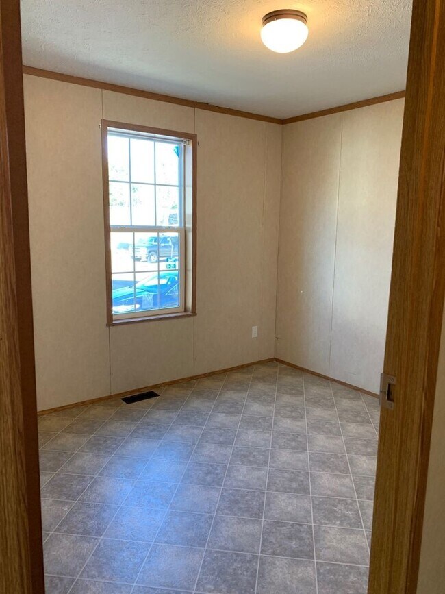 Building Photo - 3 Bedrooms, 2 Bathrooms in Pequot Terrace Trailer Park, Pequot Lakes, MN Lot B27