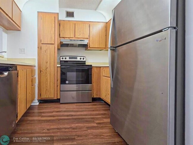 Building Photo - 11434 NW 45th St