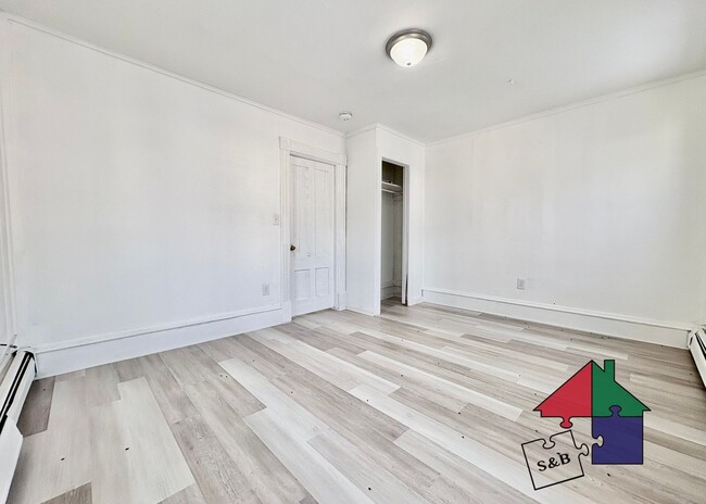 Building Photo - 94 Malletts Bay Ave