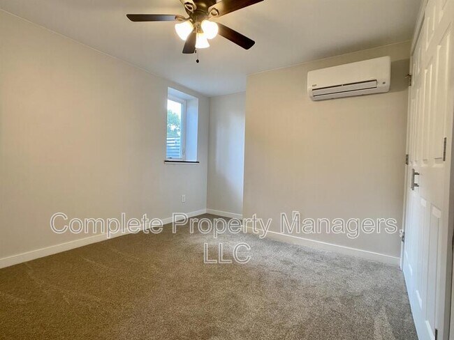 Building Photo - 423 Adams Ave