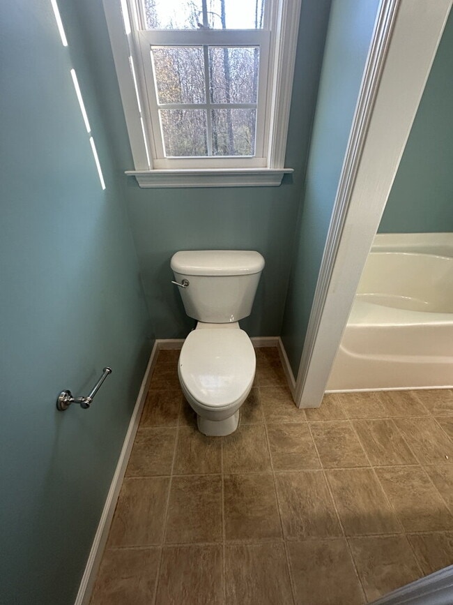 Building Photo - Nice 3 Bedroom, 2 Bath Home in Richlands-303 Rolling Meadow Ct.