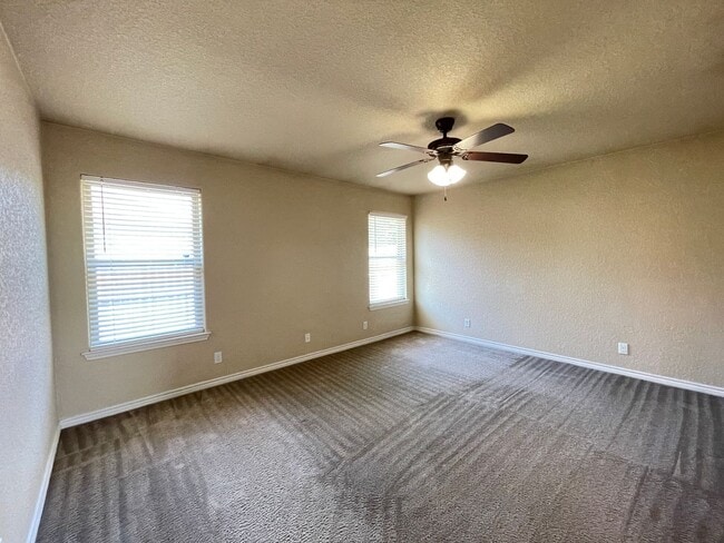 Building Photo - 601 W Little Dipper Dr