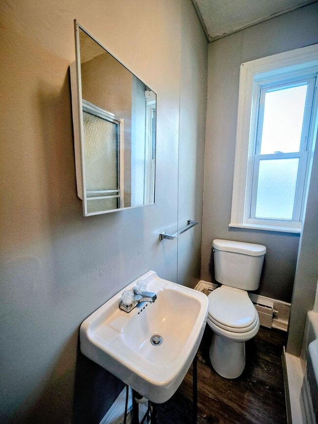 Building Photo - 417 N Ninth St