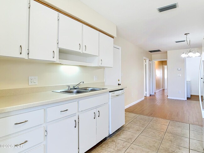 Building Photo - 49 Bogey Cir