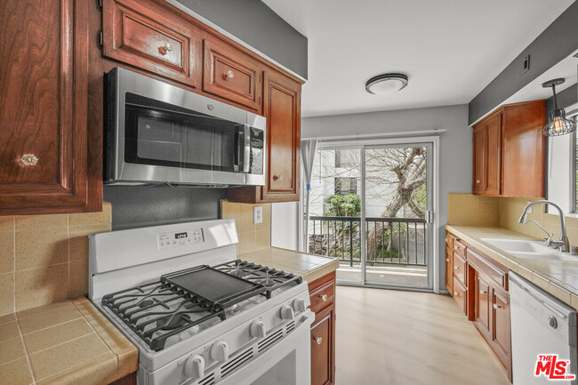 Building Photo - 1122 Peck Dr