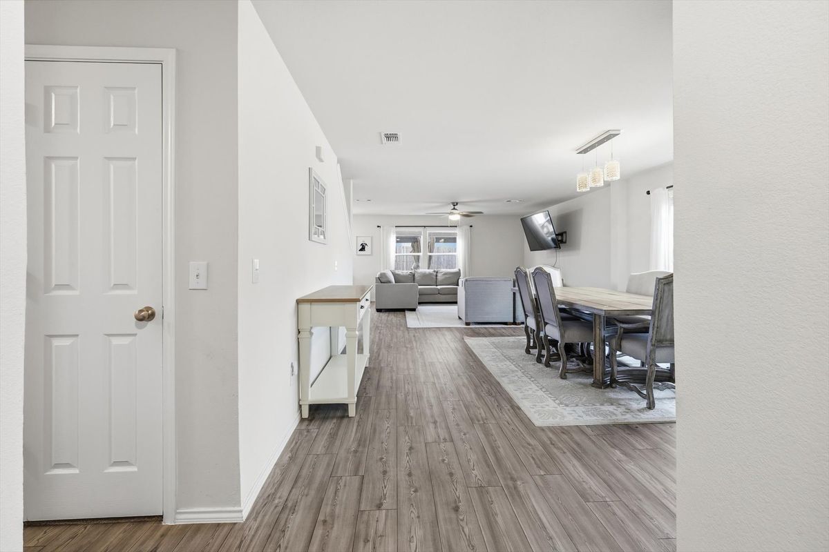 Building Photo - 16041 Pious Dr