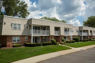 Building Photo - 65 Westwood Dr
