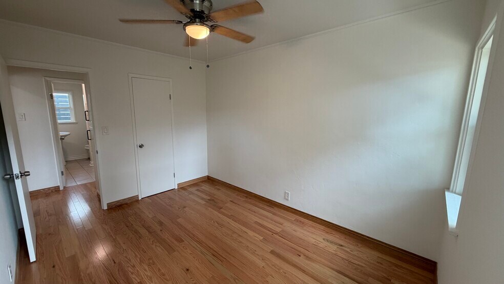 Building Photo - 4371 Overland Ave