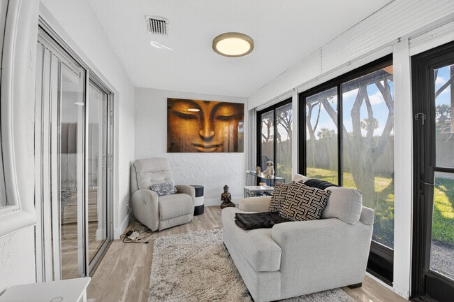 Building Photo - 8256 Summerbreeze Ln