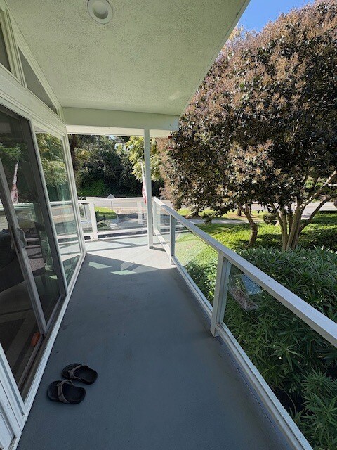 Building Photo - 2700 Bayside Dr