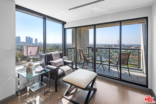 Building Photo - 10724 Wilshire Blvd