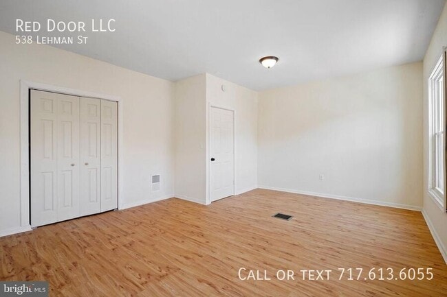 Building Photo - 538 Lehman St
