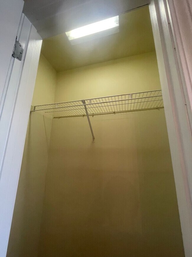 Building Photo - 21-2134 Moore