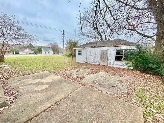 Building Photo - 3940 Schoolfield Rd