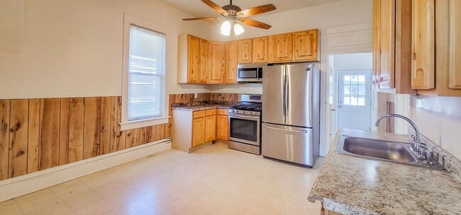 Building Photo - Bountiful City Office Space or residential