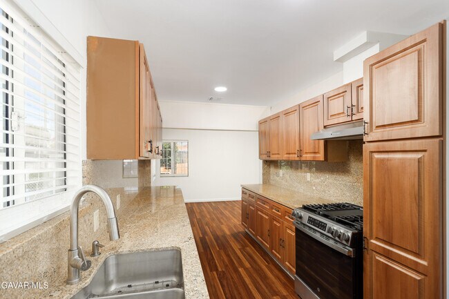 Building Photo - 13951 Terra Bella St