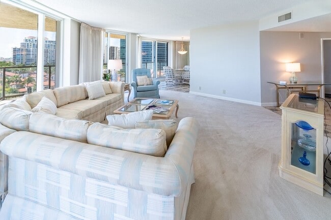 Building Photo - Annual Rental Available Now!!! Stunning 2BR/3BA 9th Floor Condo, Turnkey, Furnished