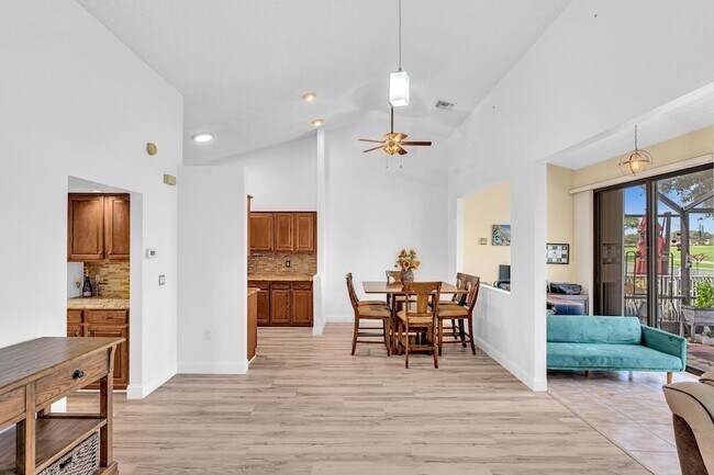 Building Photo - 8099 Cassia Dr
