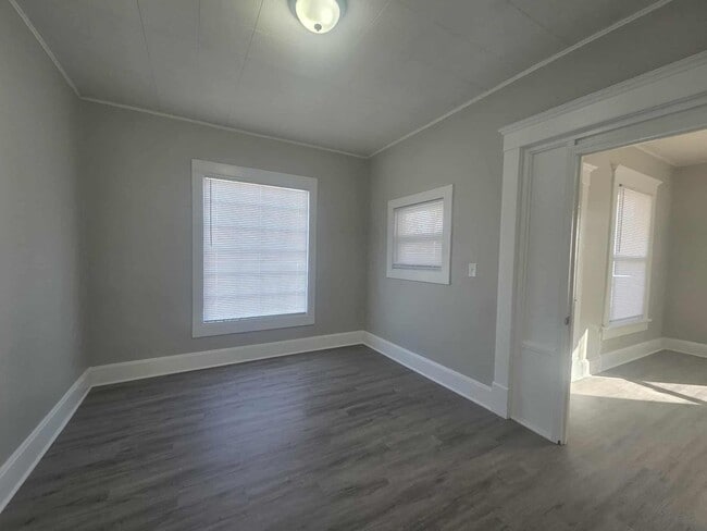 Building Photo - Updated home for a Great Price!