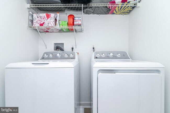 Building Photo - 41 Barnes Wy