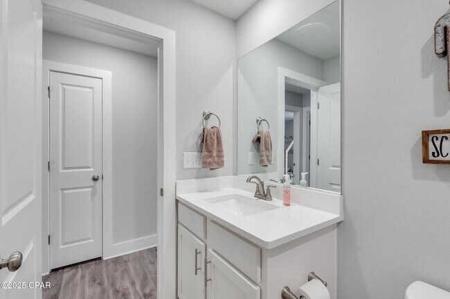 Building Photo - 230 Bayou Bend Ln