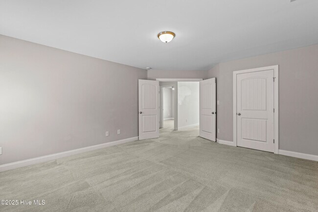 Building Photo - 322 Landing Ln