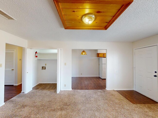 Building Photo - 408 SE 6th St