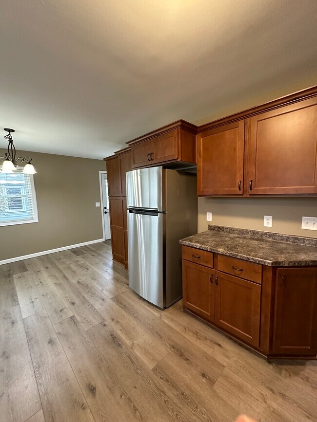 Building Photo - 831 25th Ave N