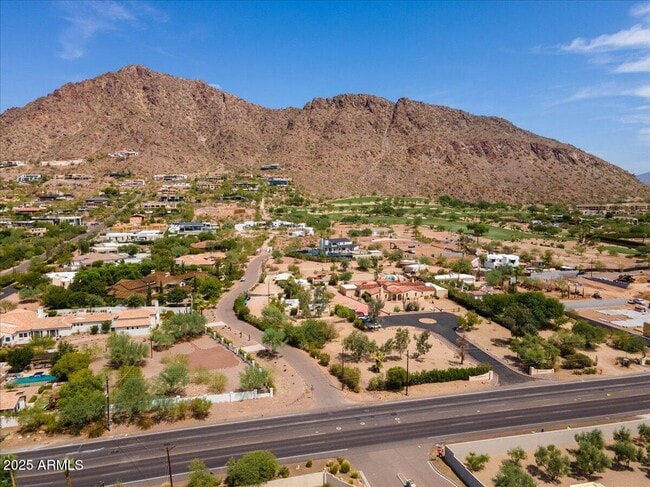 Building Photo - 5702 E Camelback Rd