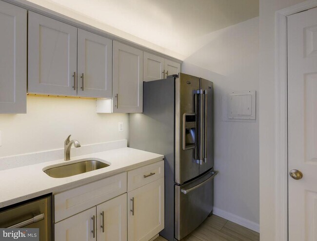 Building Photo - 4515 Willard Ave