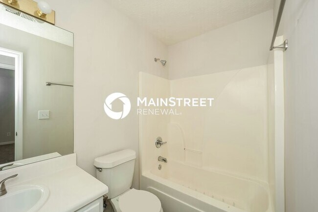 Building Photo - 3 Bedroom Pet-Friendly Home in Hampton, GA with Main Street Renewal