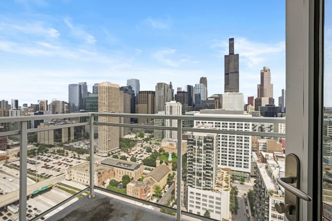 Building Photo - 205 S Halsted St