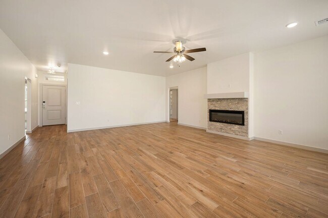 Building Photo - 4909 Misty Wood Ln