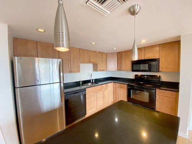 Building Photo - 85 Brainerd Rd