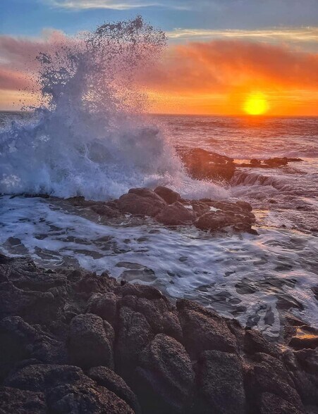 Ocean waves on Mill Beach - 1051 Wharf St