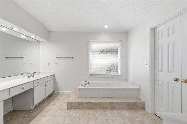Building Photo - 6430 Barwick Ln